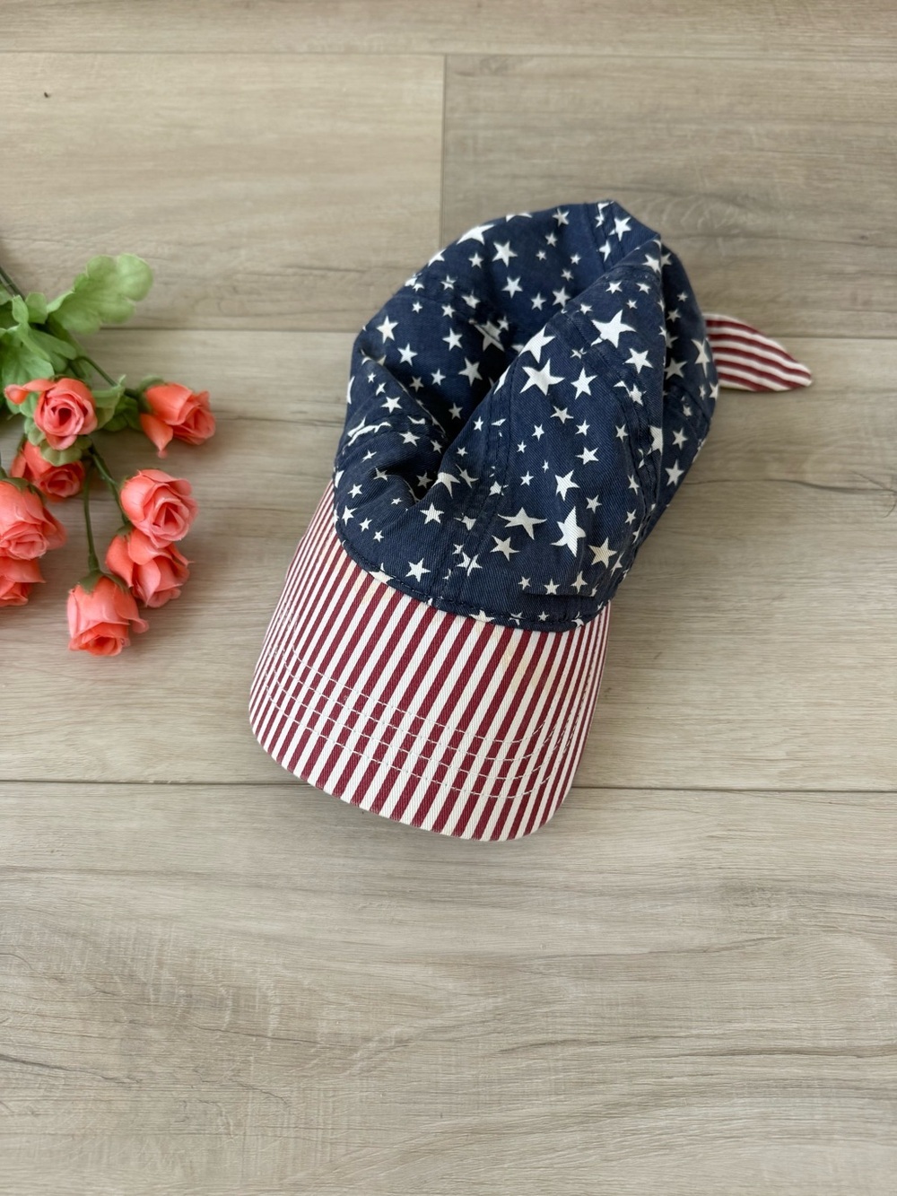 Women’s American flag baseball cap with bow
